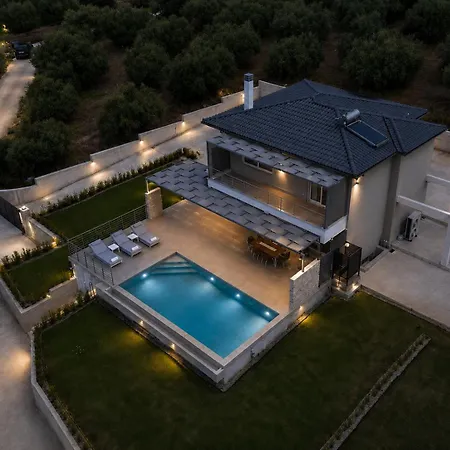 Palomar Villa Kyparissia