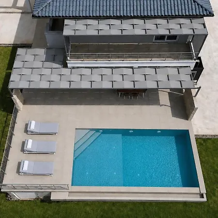 Palomar Villa Kyparissia