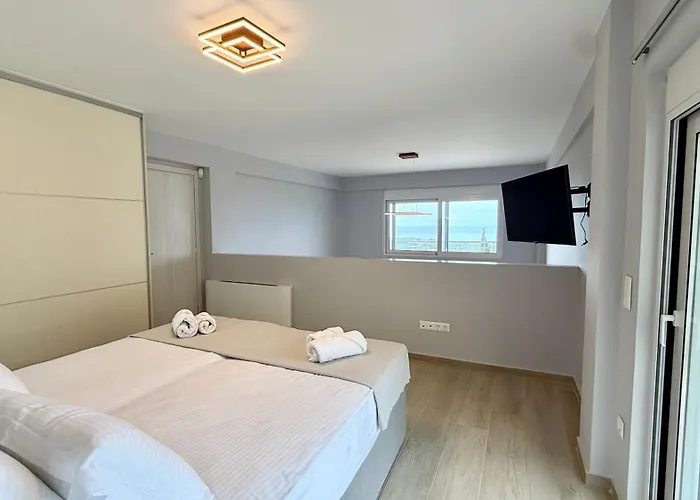 Palomar Villa *
