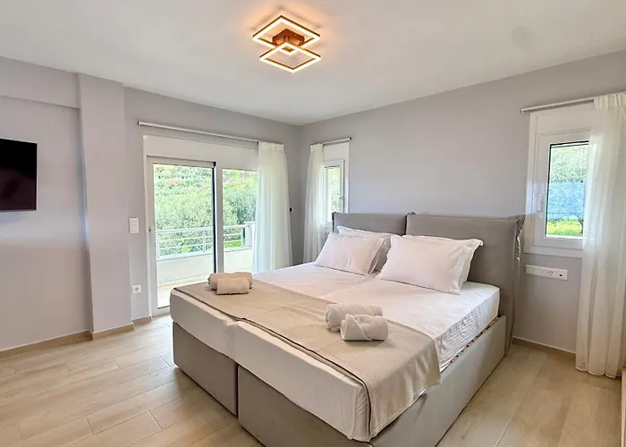 Palomar Villa Kyparissia