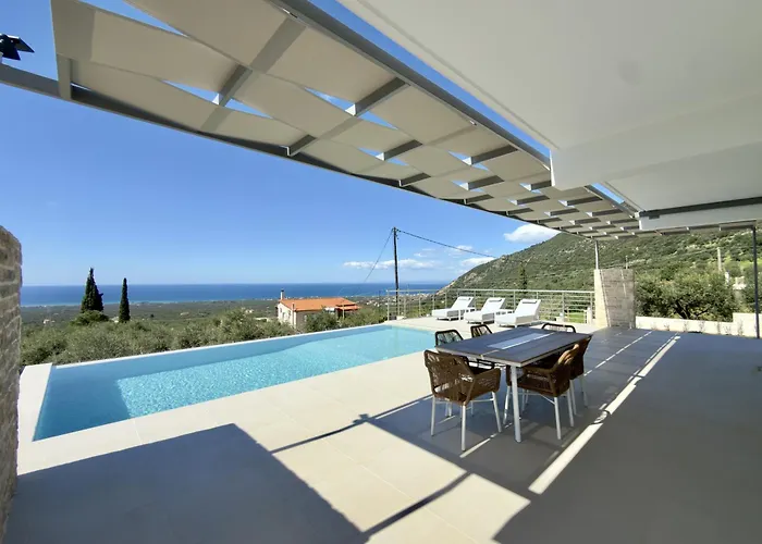 Palomar Villa Kyparissia