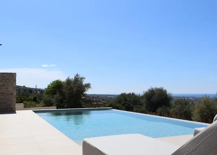 Palomar Villa Kyparissia