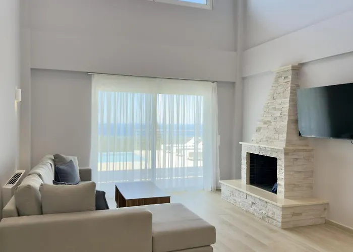 Palomar Villa Kyparissia